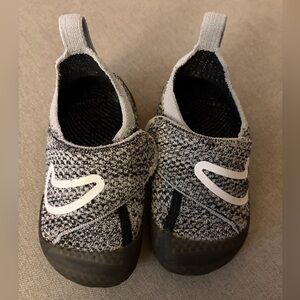 Nike Swoosh 1 Toddler Shoes, size 7, EUC